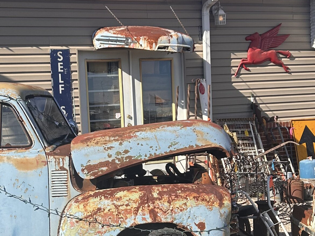 Half-Crocked Antiques-Bourbon必去景点