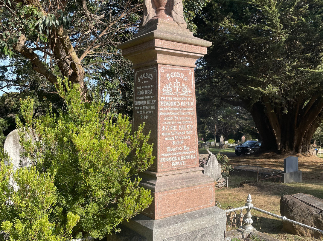 Flinders Cemetery景点图片