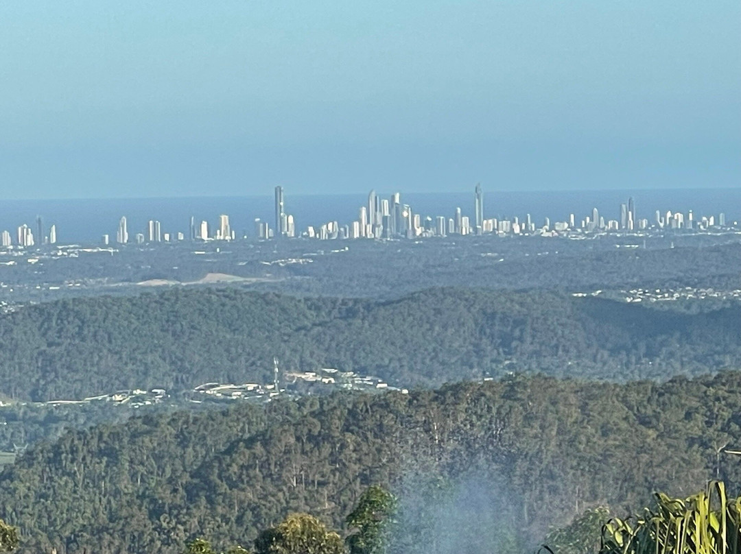 鹰高地避暑山庄度假酒店主图