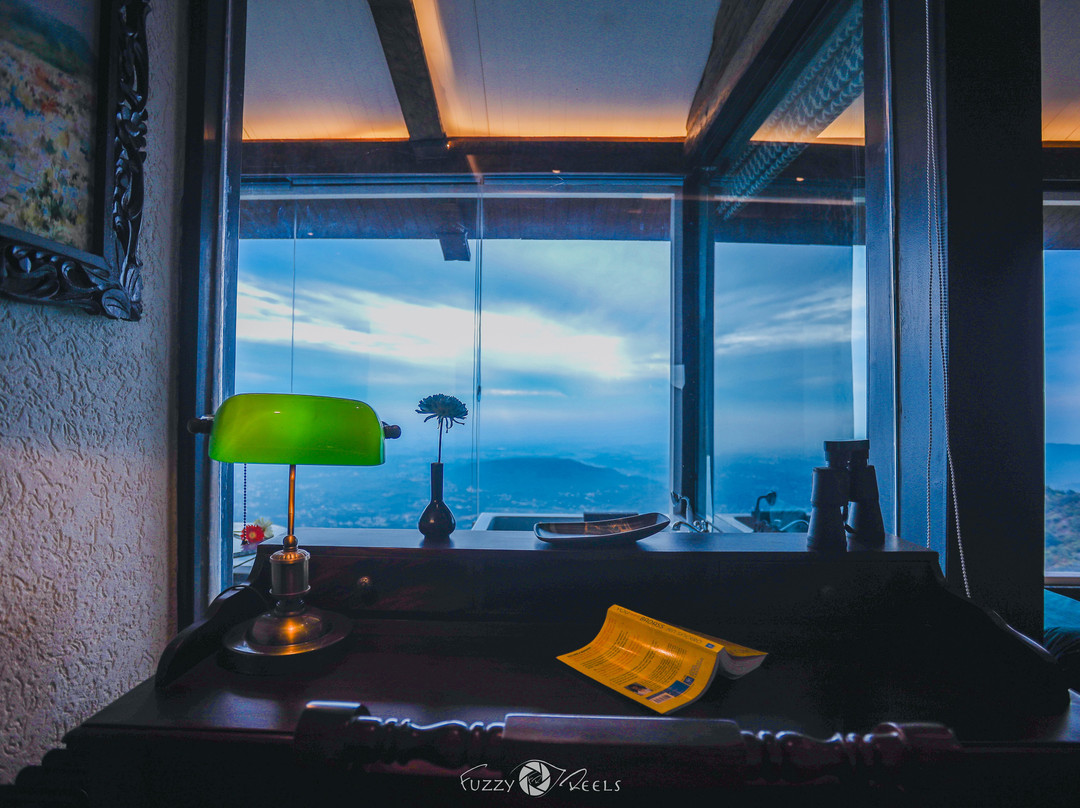 Jharipani Castle主图