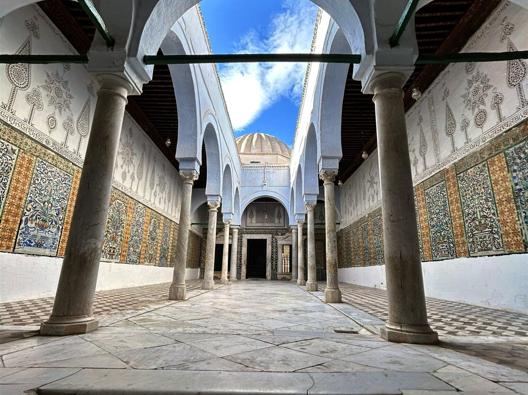 Mosque Sidi Sahbi (Mosque of the Barber)景点图片