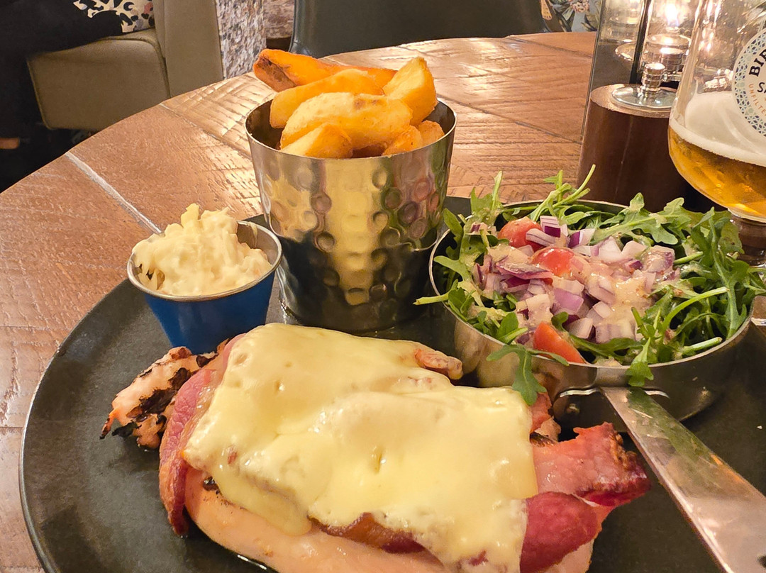 经典英国韦恩安居酒店主图