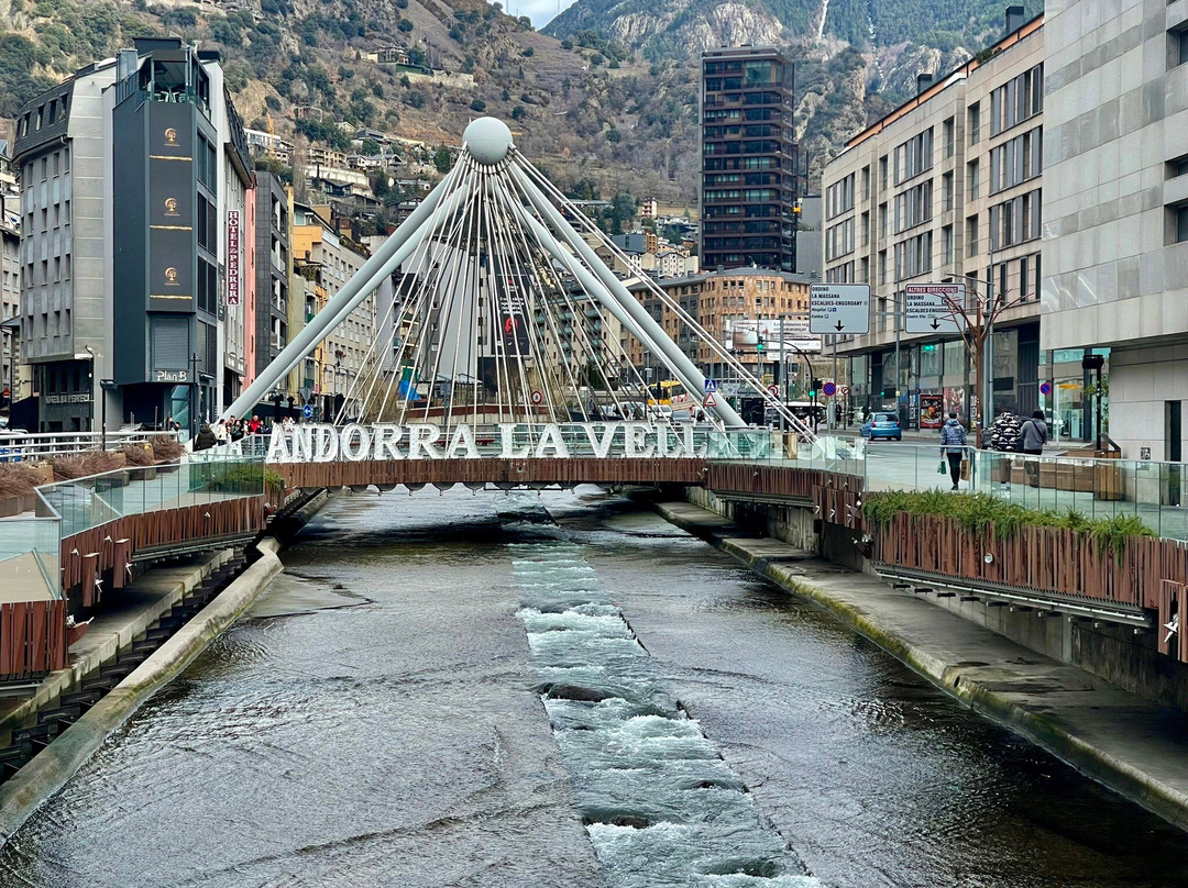 Puente de Paris-安道尔城必去景点