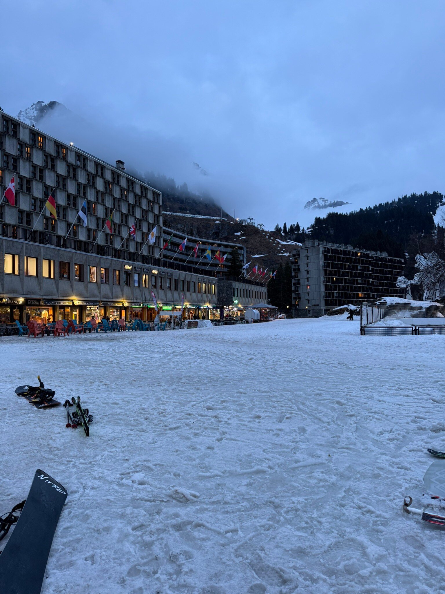 Totem, Friendly Hotel-官方