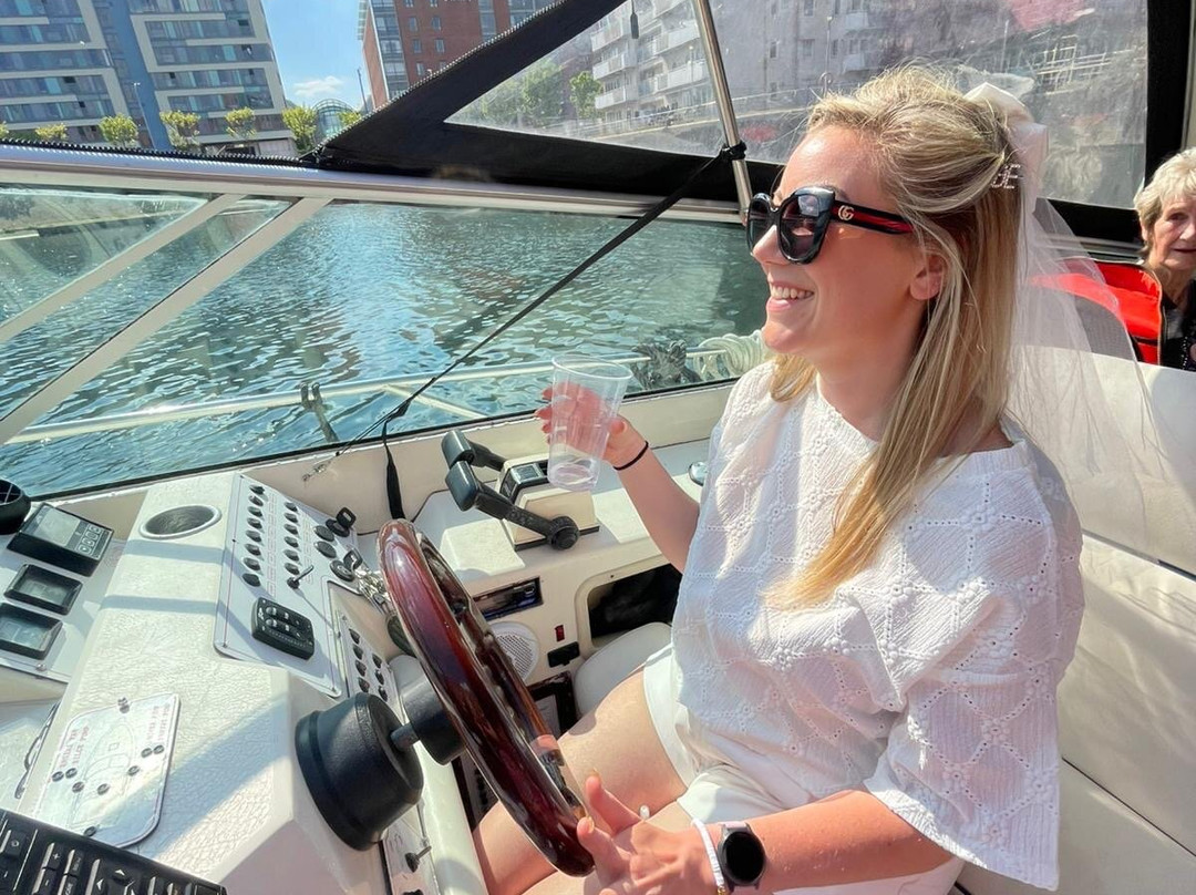 Liverpool Boat Charter-利物浦必去景点