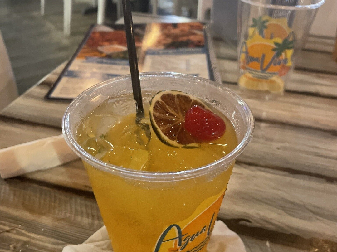 El Cayo Restaurant & Beach Club