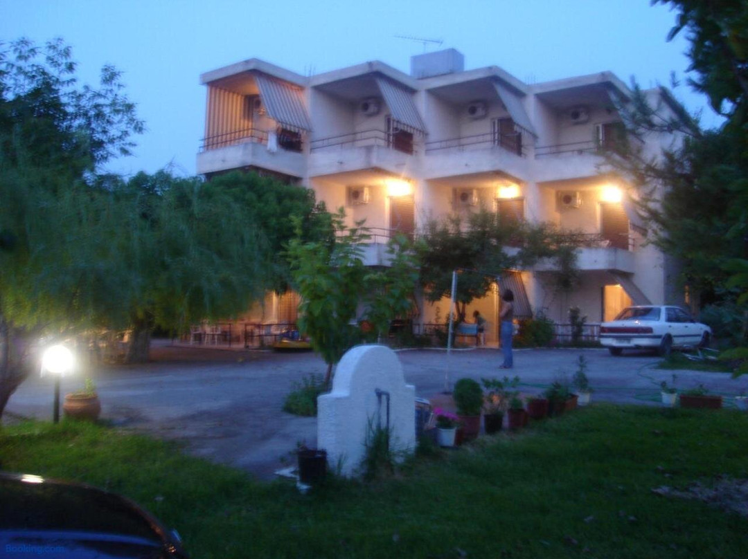 Apartments Skardoutsou