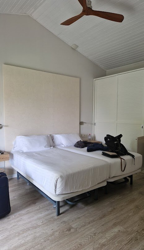 布劳科洛尼亚圣霍尔迪水疗度假酒店主图