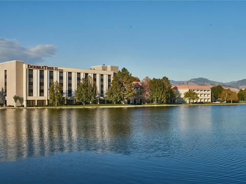 盐湖城机场希尔顿双树酒店