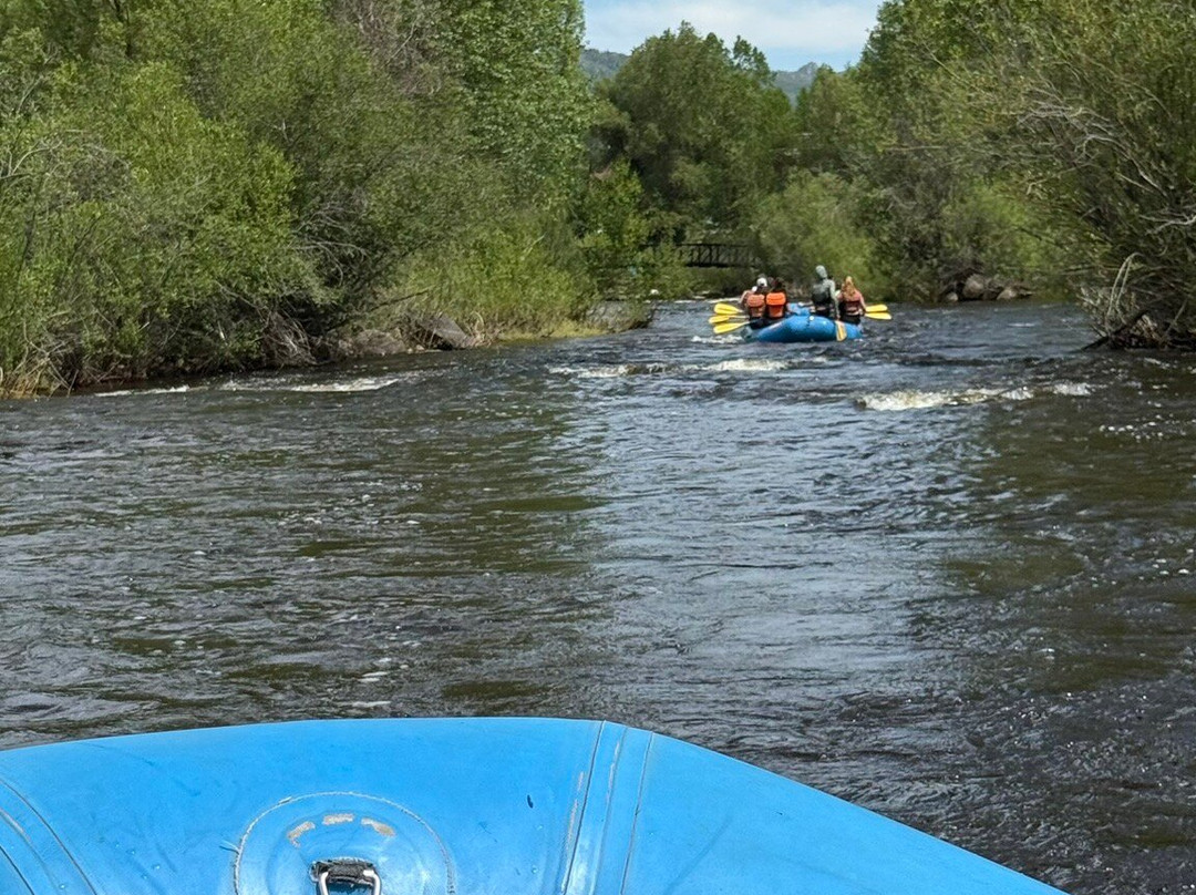 Bucking Rainbow Outfitters-斯廷博特斯普林斯必去景点