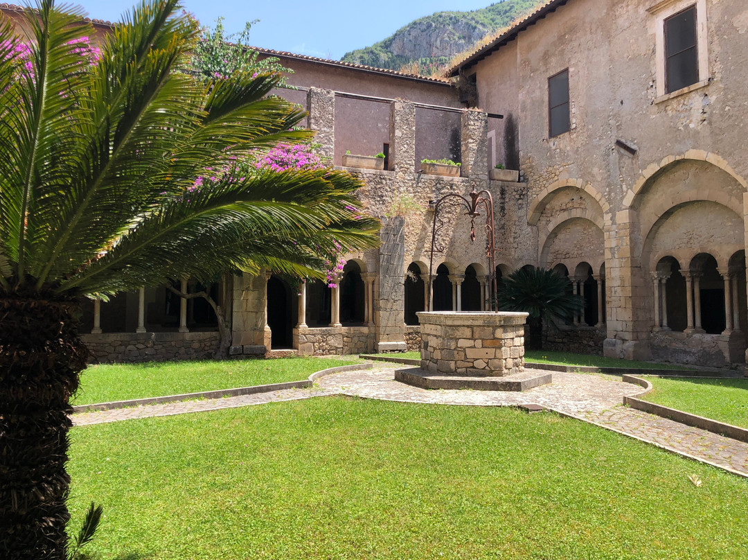 Abbazia di Valvisciolo-Sermoneta必去景点