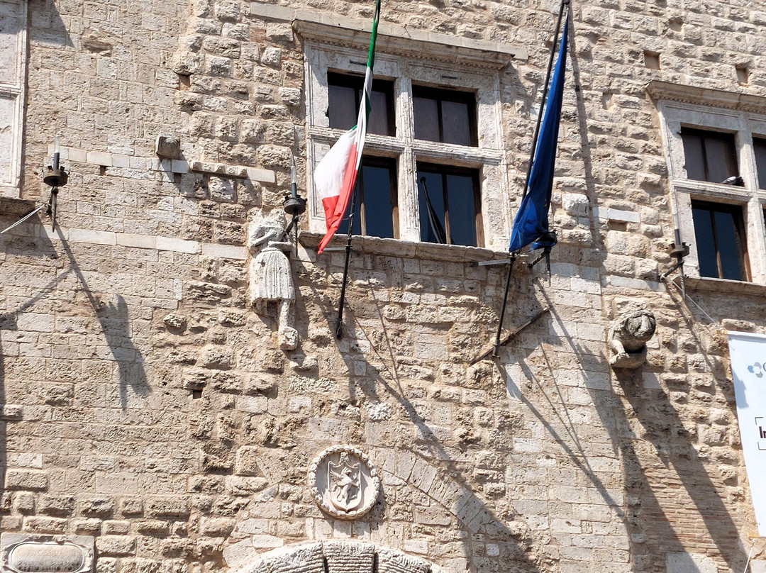 Piazza dei Priori-Narni必去景点
