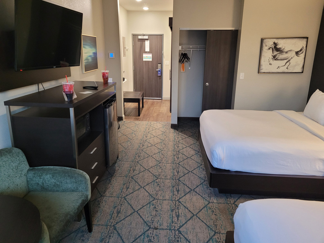 Comfort Inn & Suites