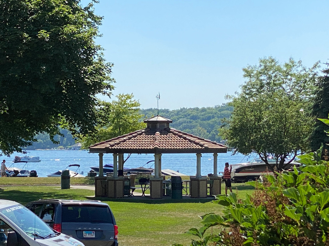 The Cove of Lake Geneva主图