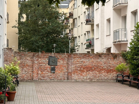 Fragment Of Ghetto Wall-华沙必去景点