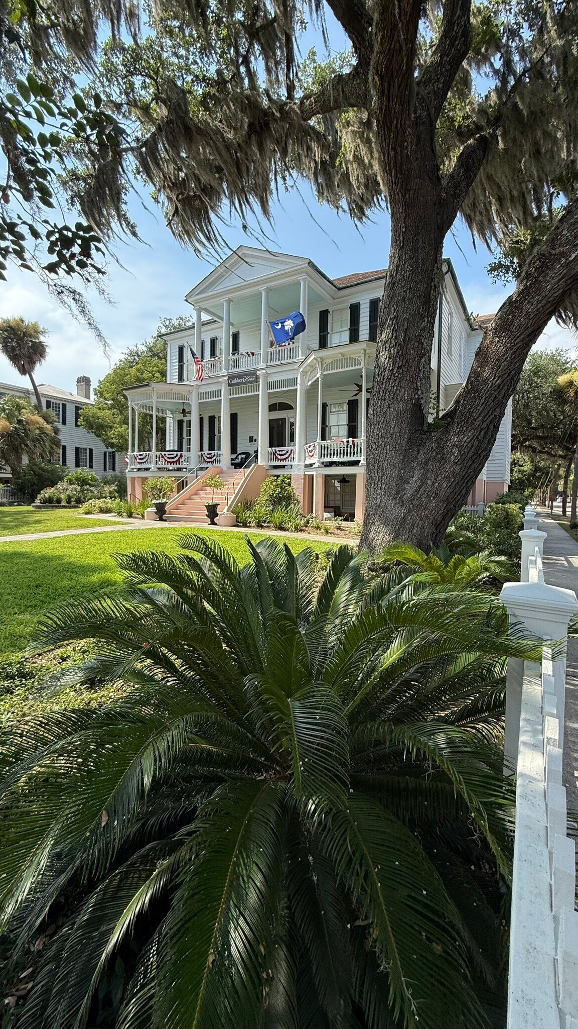 Cuthbert House-官方