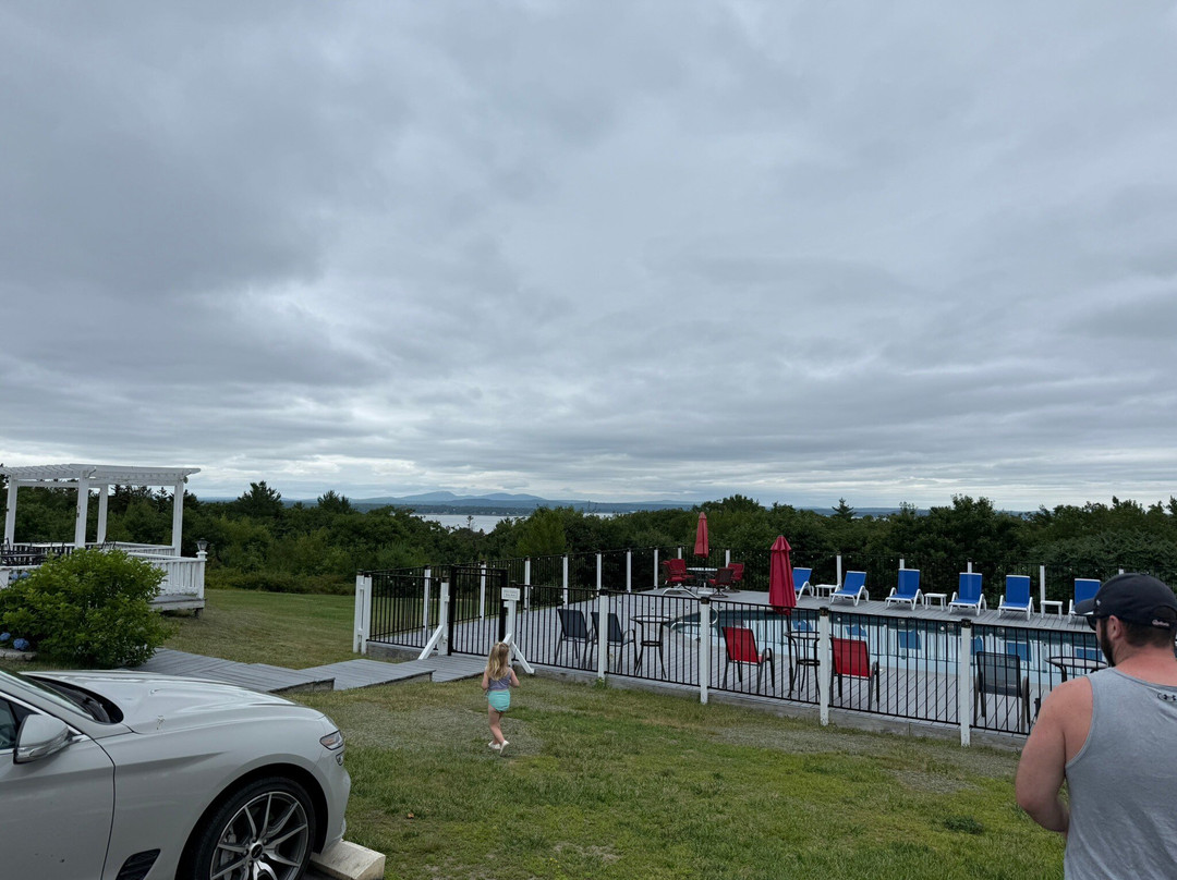 Acadia Ocean View Hotel主图