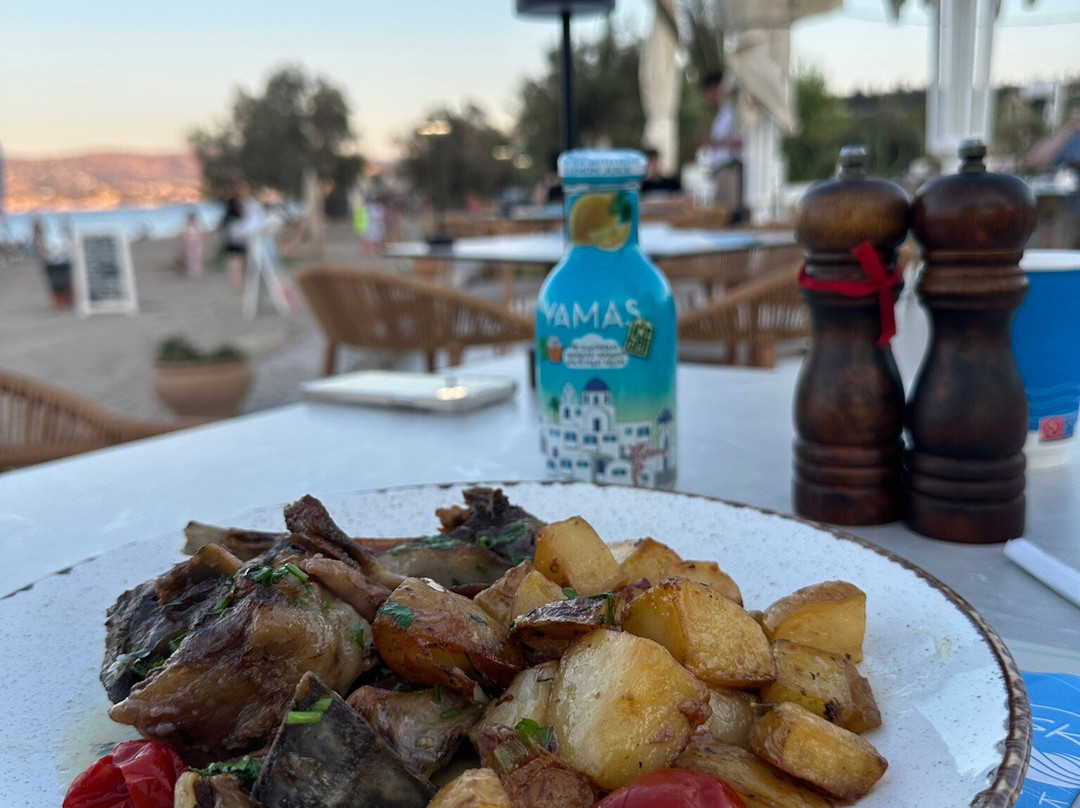 GK Beach Hotel主图