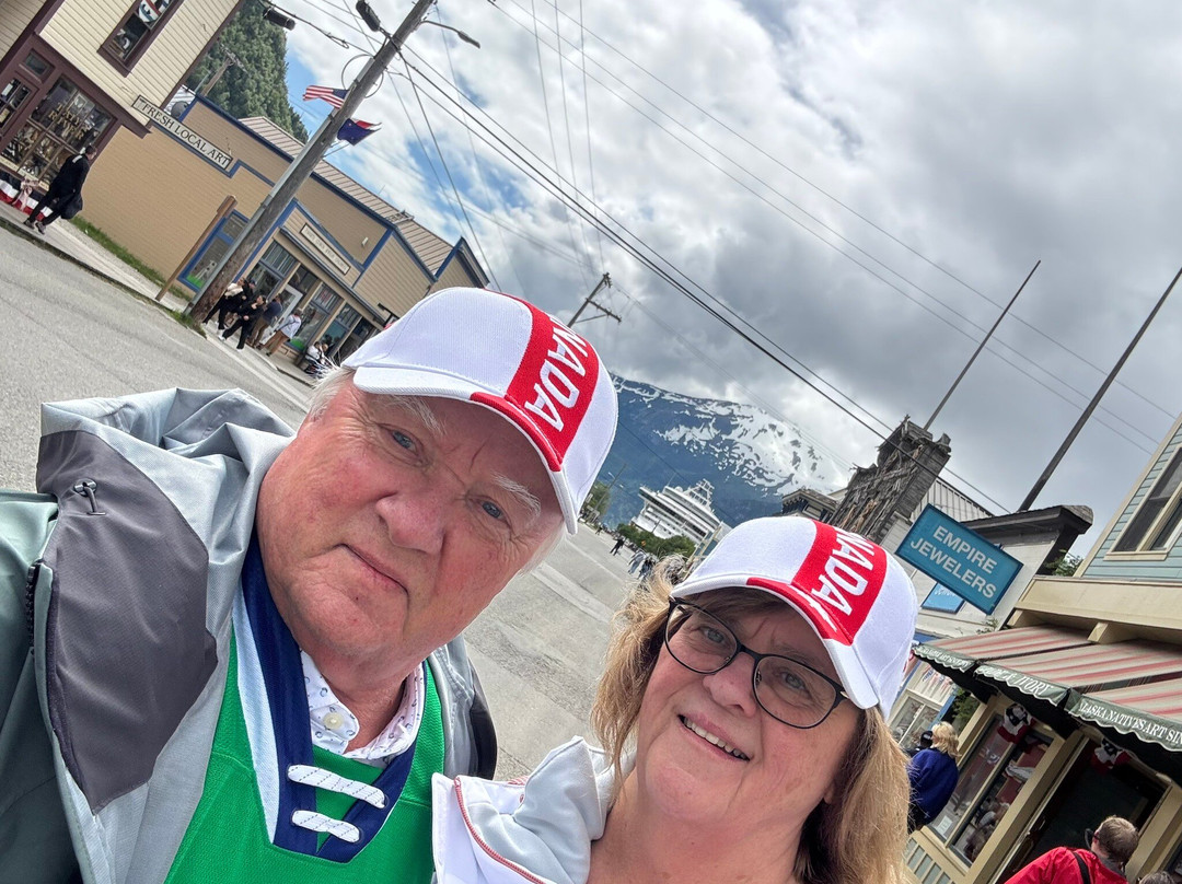 State Street and Broadway Street-史凯威必去景点