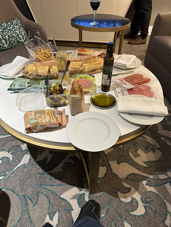 威斯汀皇宫酒店主图