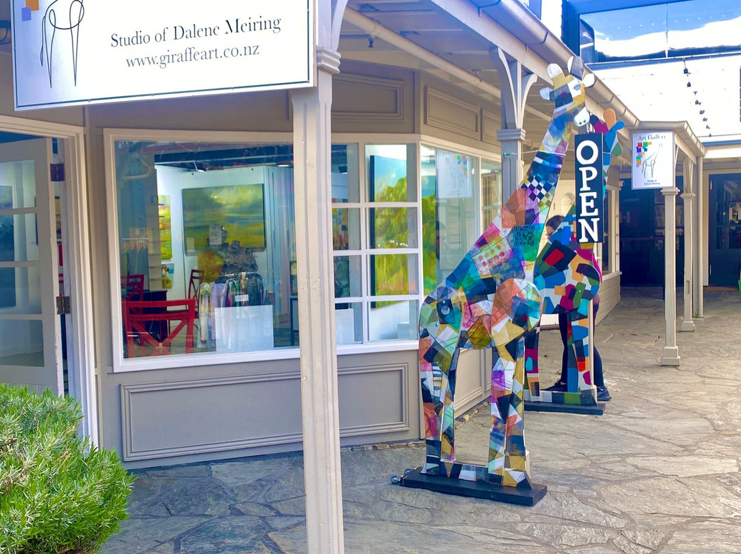 Giraffe Art Gallery-箭镇必去景点