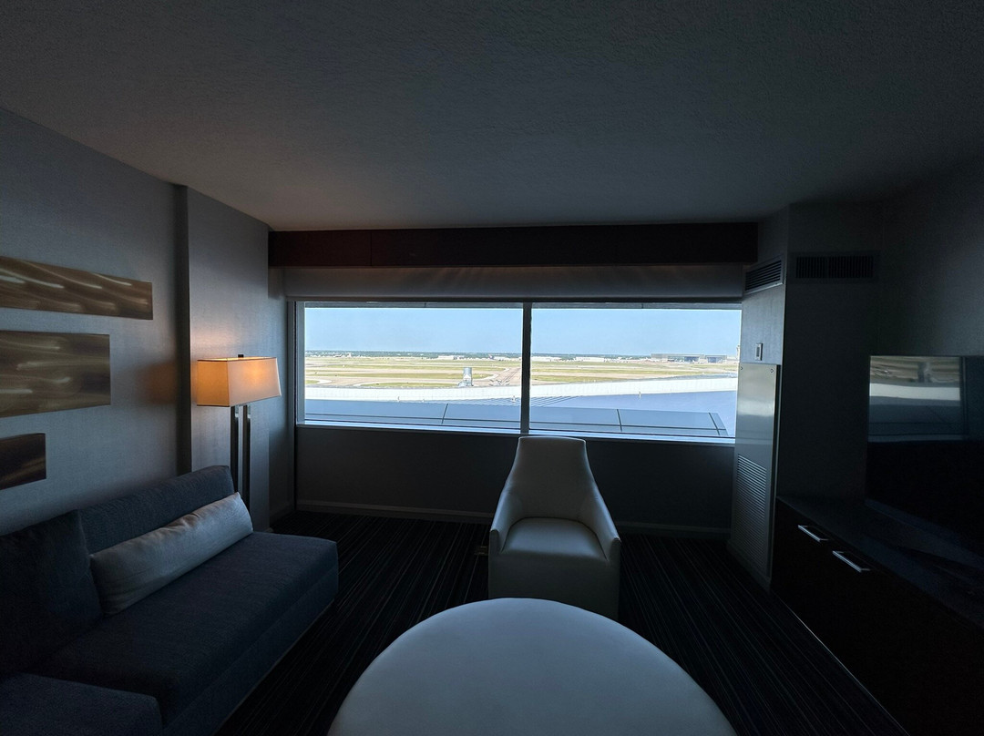 DFW机场君悦酒店主图