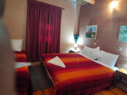 卡斯巴本阿里旅馆主图