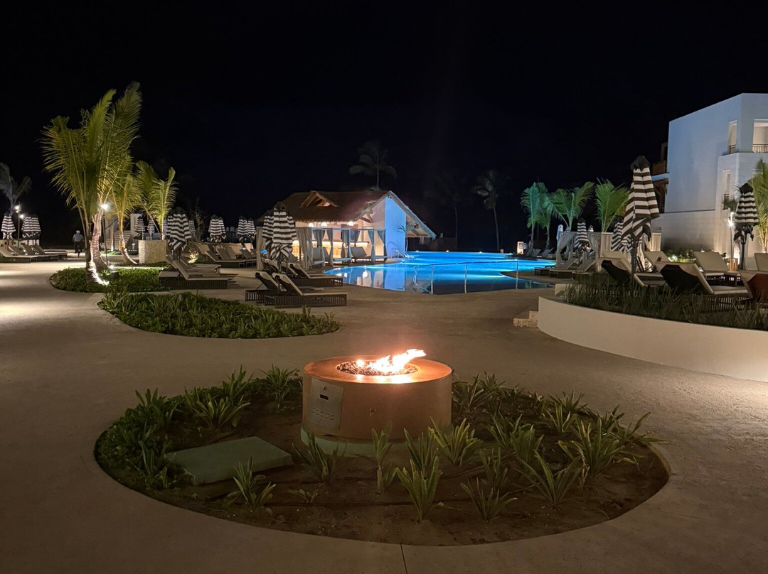 Playa Esmeralda-Miches必去景点