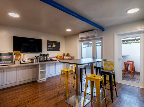 阿纳海姆胡椒树精品厨房公寓酒店主图