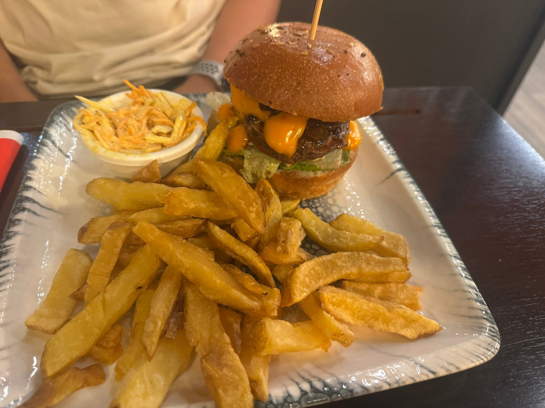 Bistrot Dakota Café Tours