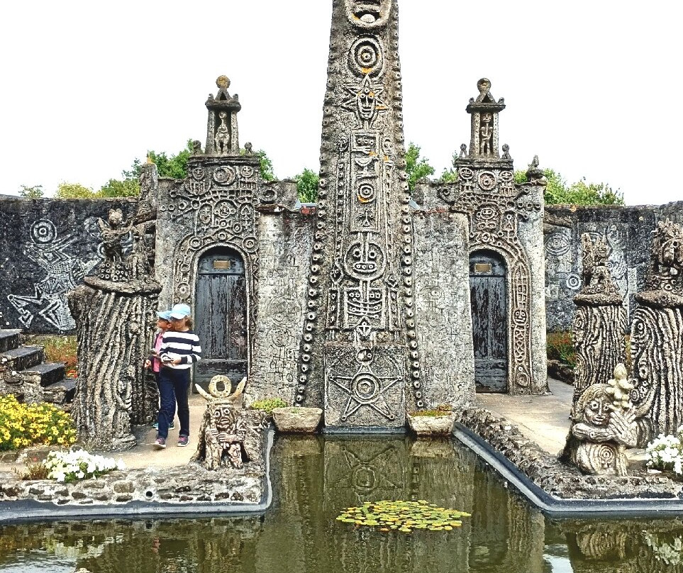 Musée Robert Tatin-Cosse le Vivien必去景点