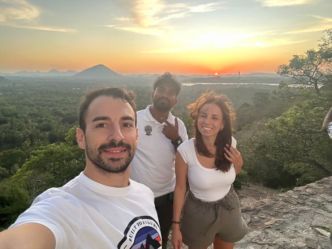 Aash Travels-Polgahawela必去景点