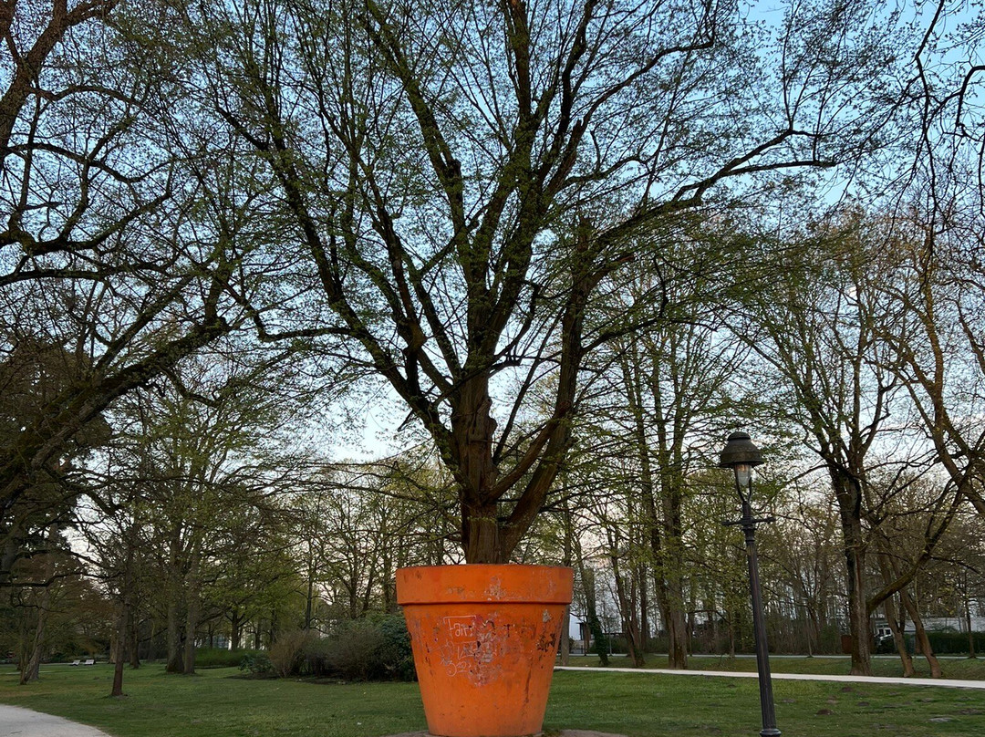 Skulptur "Blumentopf"-策勒县必去景点