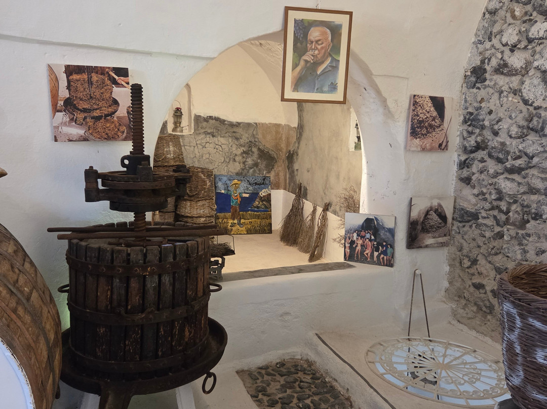 Canava Roussos-Episkopi Gonias必去景点