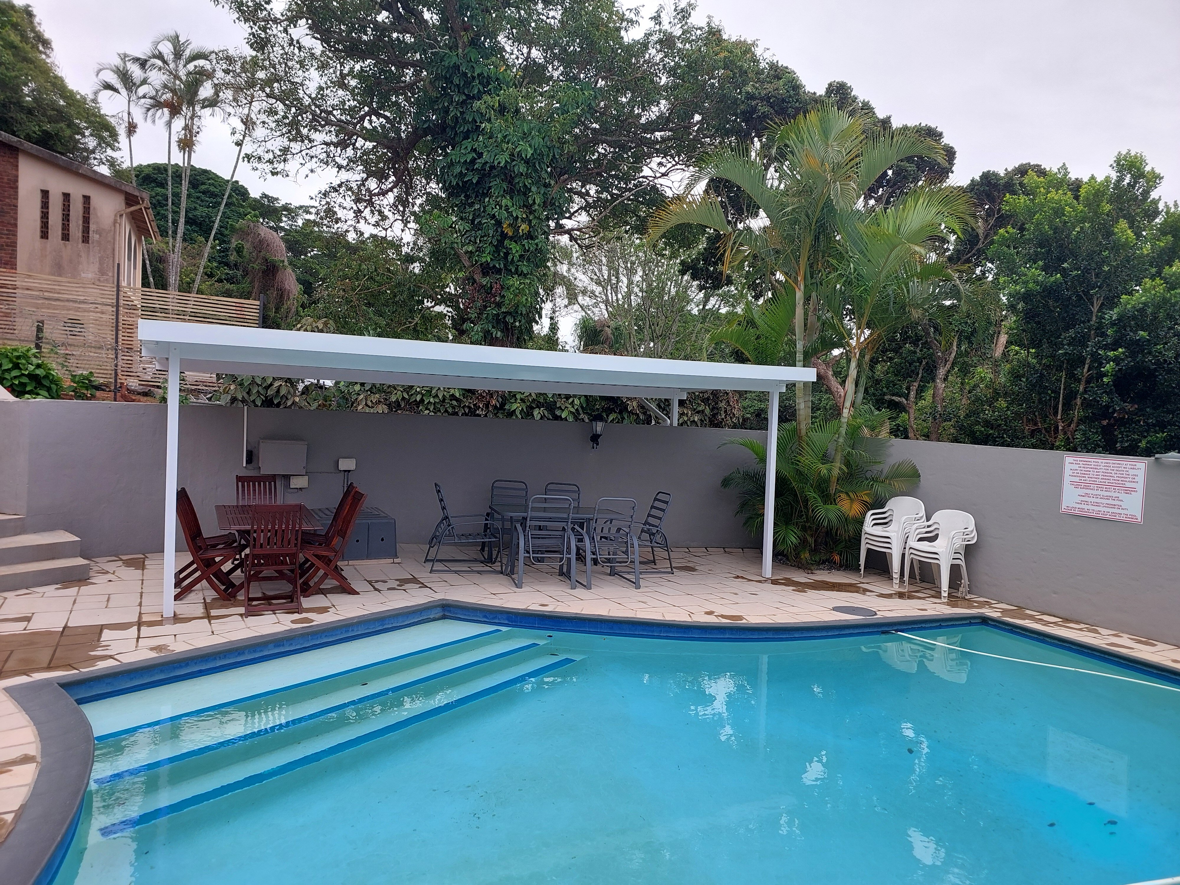 Fairway Guest Lodge-泳池