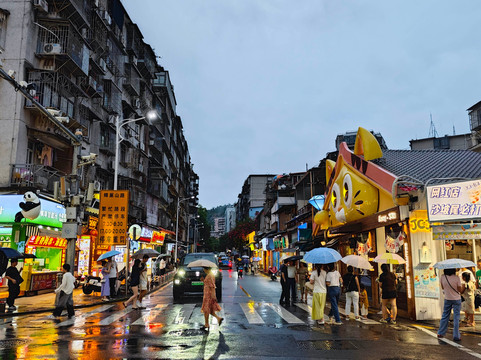 蜂巢山路小商品夜市-厦门市必去景点