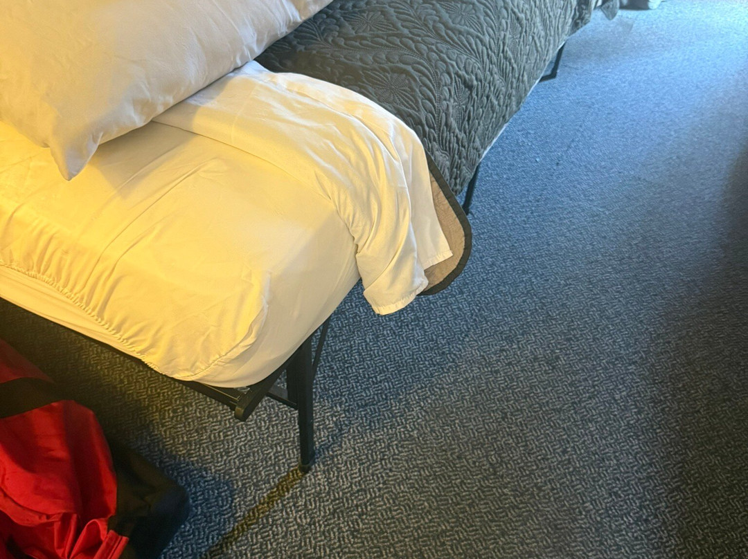 Gena's Sierra Inn And Restaurant主图