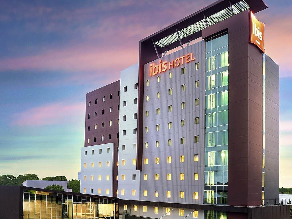 宜必思望加锡市中心酒店