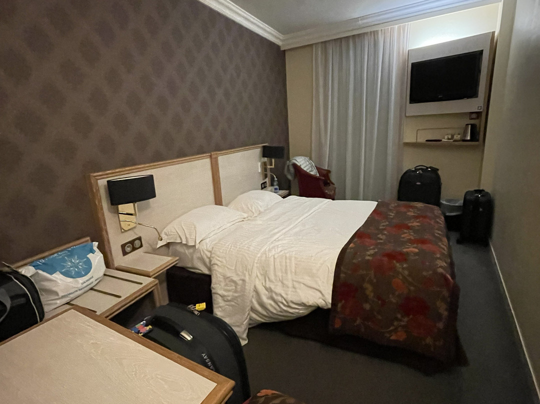雷莱杜罗伊酒店主图