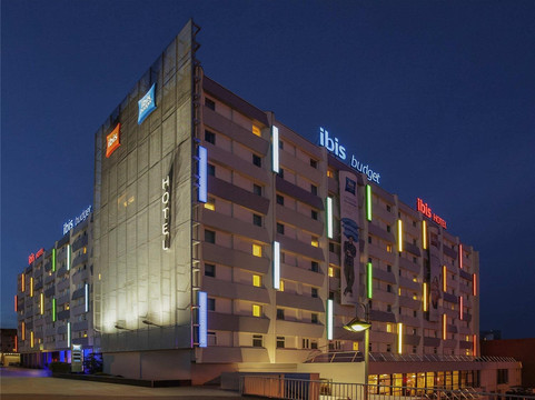 宜必思快捷巴黎巴涅奥莱门酒店