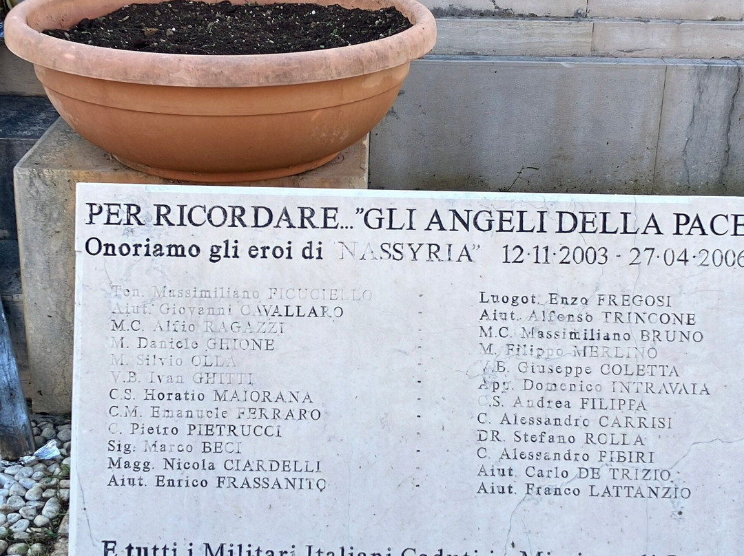 Monumento ai caduti-阿尔贝罗贝洛必去景点