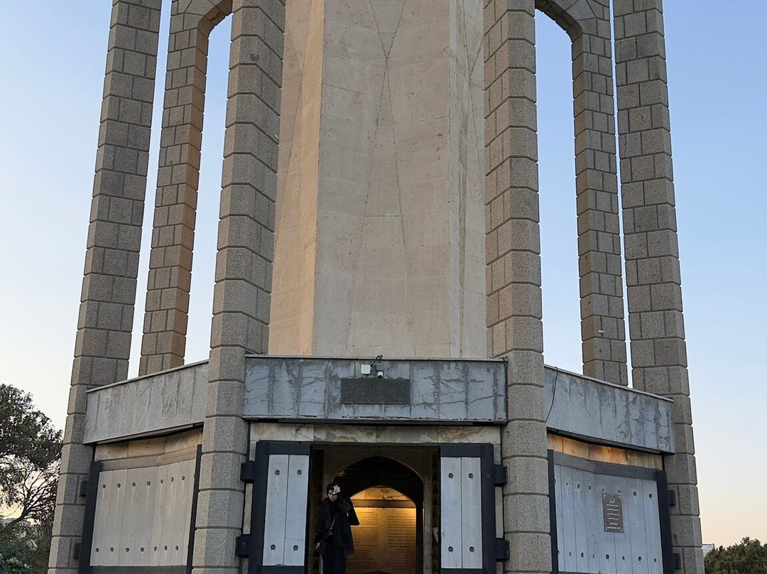 Tomb of Baba Taher-Hamadan必去景点