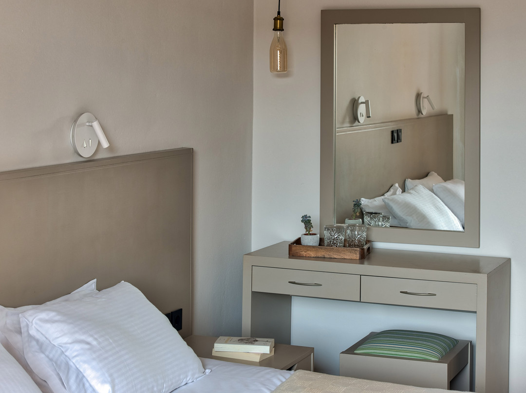 艾克勒索特泽菲罗斯宾馆主图