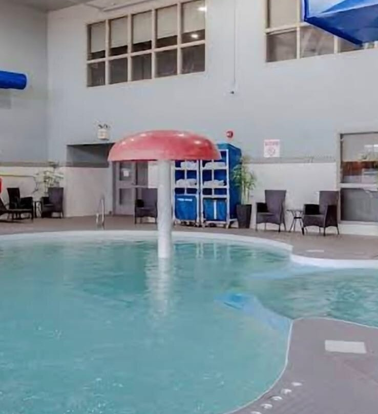 东门贝斯特韦斯特优质套房酒店主图