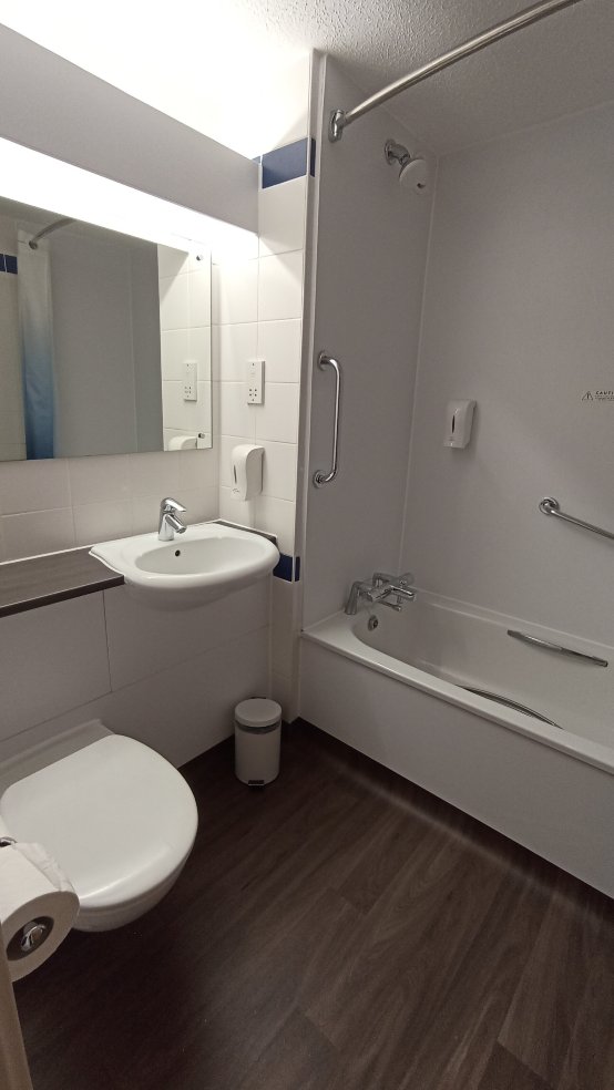 旅屋酒店-纽伯里切夫利M4-浴室