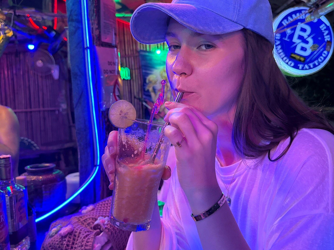 竹林酒吧-莱利海滩必去景点