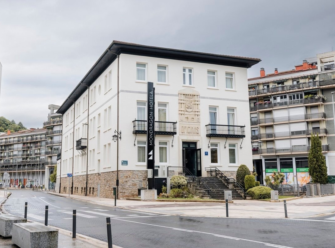 Azkoaga酒店住宿-蒙德拉贡酒店