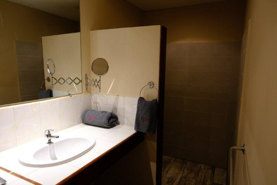 瑞雷高原酒店主图