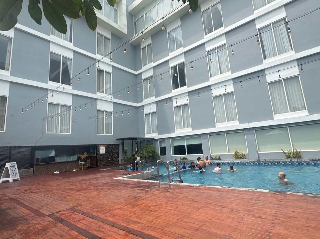 Ascent Premiere Hotel And Convention Pasuruan主图