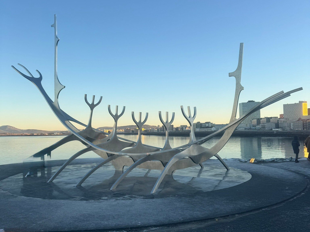 “太阳之舟”雕像-雷克雅未克必去景点